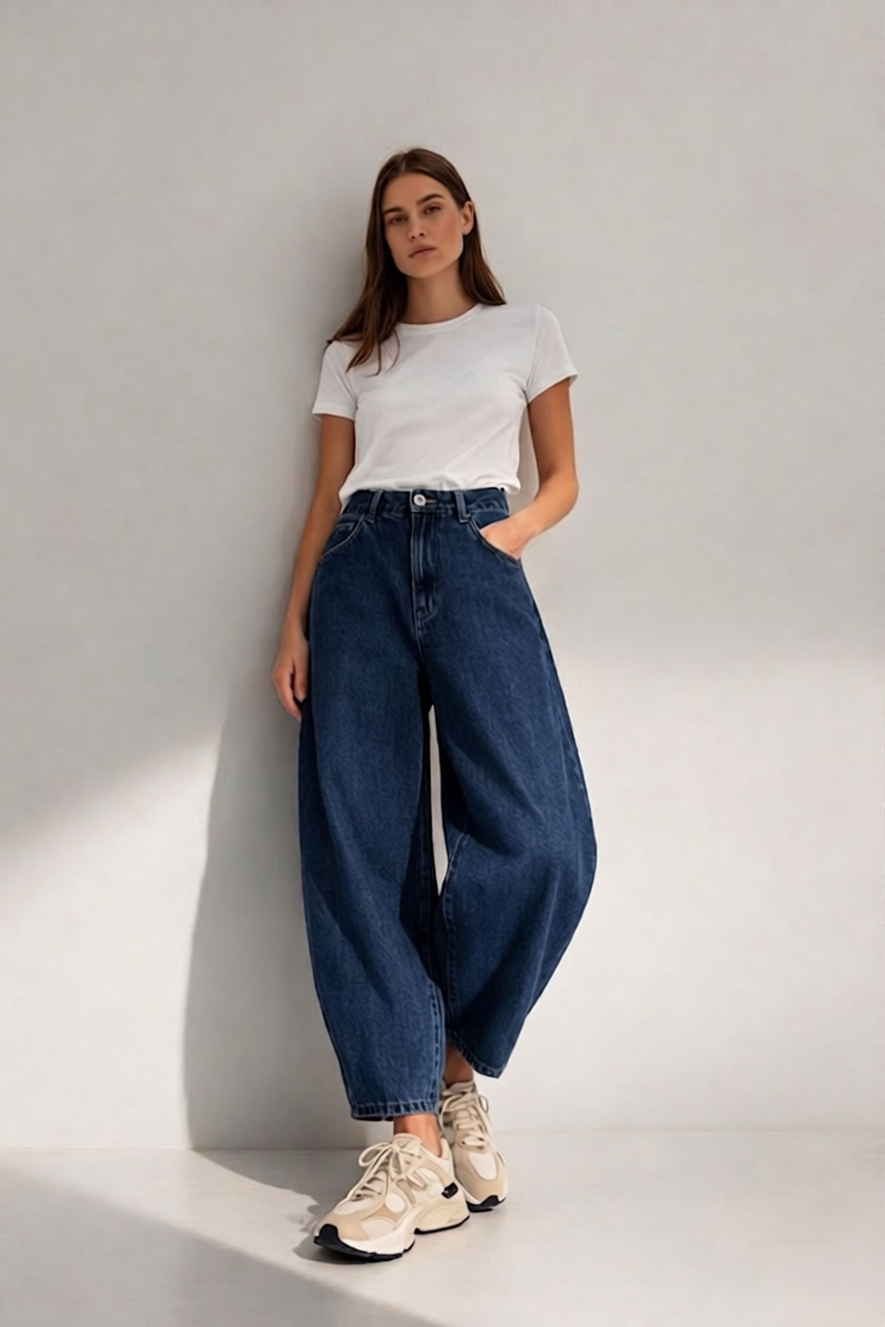 Another Label è il brand di abbigliamento sportivo e innovativo selezionato da Showroommilano per la donna che vuole distinguersi. Dai volumi over ai tagli crop e slim, ogni capo è studiato per esaltare l’armonia del corpo femminile con tessuti di alta qualità e dettagli ricercati. Specializzato nella produzione di pantaloni dalla vestibilità perfetta, Another Label offre uno stile flessibile adatto a ogni occasione. Disponibile per i retailer in Lombardia con servizio di consegna immediata, è la scelta ideale per chi cerca originalità stilistica e rapidità di riassortimento.